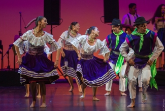 Gala lo mejor de la danza folclórica colombiana