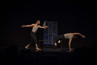 Poyo rojo de Argentina en el teatro Arlequín de Casa E