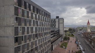 Asomate a la ventana