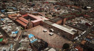 Nuestra ciudad sigue abierta. Abierta a la esperanza, abierta a los sueños. Abierta como sus plazas. En tiempos de autocuidado, abrimos nuestros corazones porque #BogotáNoSeRinde.