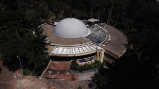 Bogotá le apuesta a la ciencia y hoy miramos su cielo con orgullo. Gracias por inspirarnos a ir más allá de las cosas, a observar mucho más que estrellas. #BogotáNoSeRinde