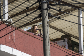 Gira en la casa de la Veci - Adriana lucía 