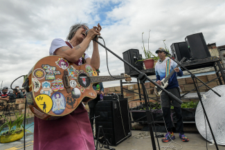 Gira En Casa de la Vecina, Aterciopelados.