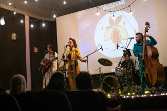 Zazous presenta 13 lunas en el estudio Gaitán.