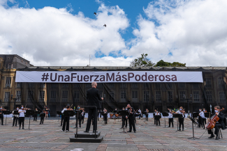 Una fuerza más poderosa, Filarmónica de Bogota.