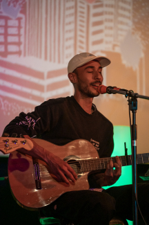 Jumaos: Vibraciones acústicas en la Sala Gaitán.