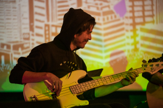Jumaos: Vibraciones acústicas en la Sala Gaitán.