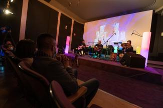 Jumaos: Vibraciones acústicas en la Sala Gaitán.