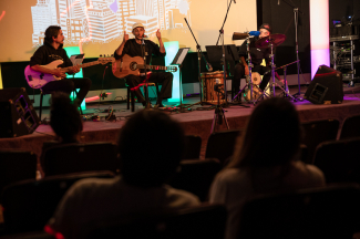 Jumaos: Vibraciones acústicas en la Sala Gaitán.