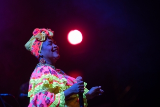 Así vivimos una noche de Cantaoras. Verbena y Picó