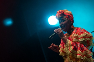 Así vivimos una noche de Cantaoras. Verbena y Picó
