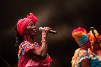 Así vivimos una noche de Cantaoras. Verbena y Picó