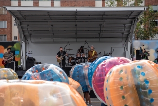 Pogo en pelotas - Cedritos