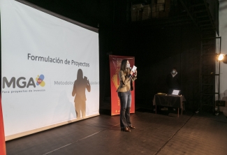 Encuentro de formación con artistas del espacio público