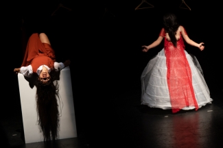 El teatro y el cierco se encuentran.