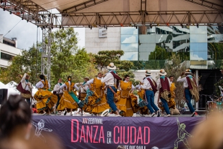 Festival Danza en la Ciudad Toma bailada Chapinero
