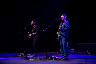 LOS TRES Y BERSUIT