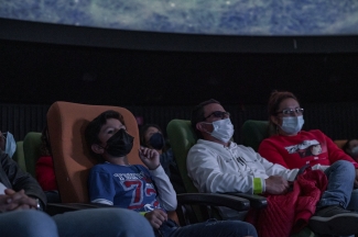 En la cápsula del espacio, un show de Queen