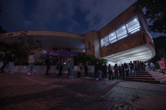 En la cápsula del espacio, un show de Queen