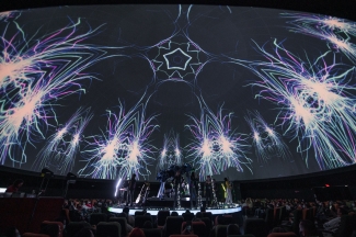 En la cápsula del espacio, un show de Queen