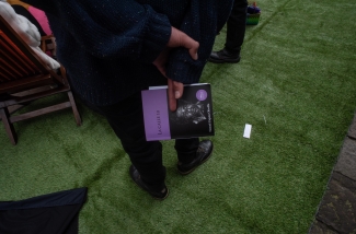 Libro al viento en el 9 de abril