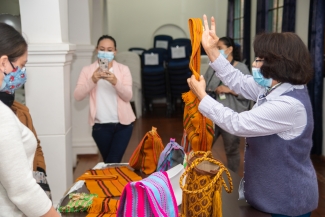 Mujeres Tejedoras de Barrios Unidos