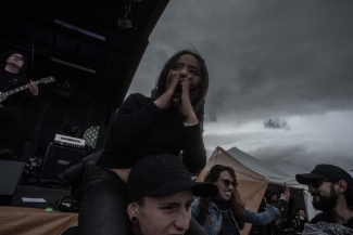 Distorsión, Escenarios en la cuadra