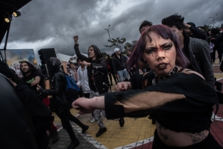 Distorsión, Escenarios en la cuadra