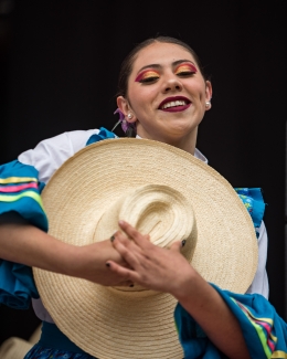 Encuentro de tradiciones Bogotá Ciudad de Folclor