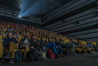 Publico viendo el cine concierto del ciclo de cine mudo.