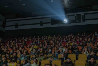 Publico viendo el cine concierto del ciclo de cine mudo.