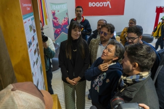 Alcaldesa junto a la secretaria de cultura y el director de Idartes en la visita al parque el Tunal, en la cinemateca el Tunal