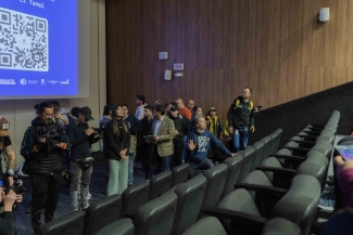 Alcaldesa junto a la secretaria de cultura, el director de Idartes y el gerente de artes audiovisuales en la visita al parque el Tunal, en la cinemateca el Tunal