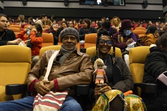 Espectadores en la inauguración de la 7.a muestra afro 2022.