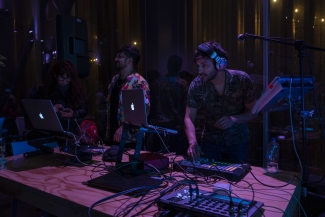 Dj en el Hall de la sala capital en la Gala rodante 2022.