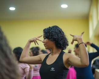 Danza folclórica del desierto de la India