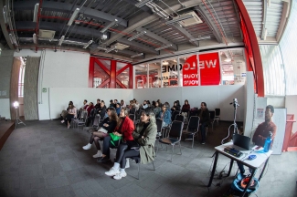    	 LCI - Escuela de Moda, Arte y Diseño
