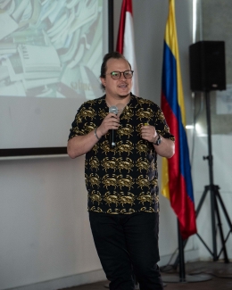    	 LCI - Escuela de Moda, Arte y Diseño