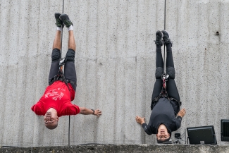Danza aérea cuerpo vertical