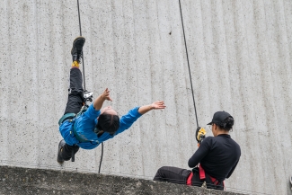 Danza aérea cuerpo vertical