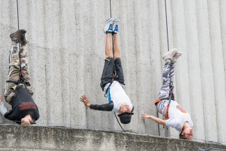 Danza aérea cuerpo vertical