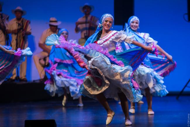 Gala lo mejor de la danza folclórica colombiana